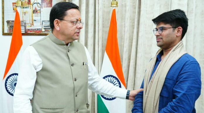 Uttarakhand:-फ्लाइंग कार बनाने वाले रवि टमटा से मिले सीएम धामी,स्टार्टअप को सरकारी मदद के निर्देश