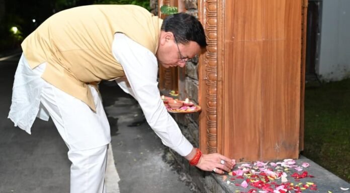 Uttarakhand:-प्रधानमंत्री नरेंद्र मोदी के जन्मदिवस पर मुख्यमंत्री धामी ने जलाया ‘आशीर्वाद का दीया’