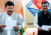 Uttarakhand:-मुख्य सचिव आनन्द बर्द्धन ने दीपेन्द्र चौधरी को दिलाई उत्तराखण्ड सेवा का अधिकार आयोग में आयुक्त पद के लिए पद की शपथ