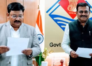 Uttarakhand:-मुख्य सचिव आनन्द बर्द्धन ने दीपेन्द्र चौधरी को दिलाई उत्तराखण्ड सेवा का अधिकार आयोग में आयुक्त पद के लिए पद की शपथ