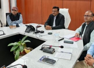 Uttarakhand:-मुख्य सचिव का अधिकारियों का निर्देश 24×7 अलर्ट मोड पर रहें अधिकारी-राज्य के नागरिकों की सुरक्षा सर्वोच्च प्राथमिकता,एसईओसी से की स्थिति की समीक्षा