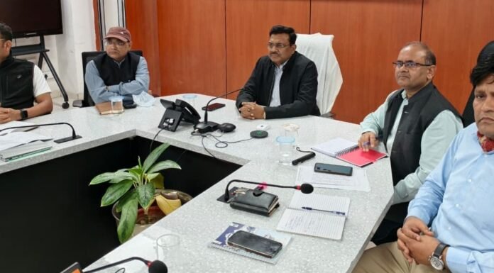 Uttarakhand:-मुख्य सचिव का अधिकारियों का निर्देश 24×7 अलर्ट मोड पर रहें अधिकारी-राज्य के नागरिकों की सुरक्षा सर्वोच्च प्राथमिकता,एसईओसी से की स्थिति की समीक्षा