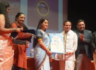 Dehradun:-गढ़वाल केंद्रीय विश्वविद्यालय में विश्व पर्यटन दिवस पर तीन दिवसीय पर्यटन उत्सव का आयोजन,विनसर पब्लिकेशन के व्यवस्थापक कीर्ति नवानी ‘सैर सलीका पुरस्कार’ से सम्मानित