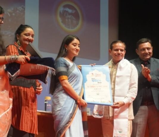 Dehradun:-गढ़वाल केंद्रीय विश्वविद्यालय में विश्व पर्यटन दिवस पर तीन दिवसीय पर्यटन उत्सव का आयोजन,विनसर पब्लिकेशन के व्यवस्थापक कीर्ति नवानी ‘सैर सलीका पुरस्कार’ से सम्मानित