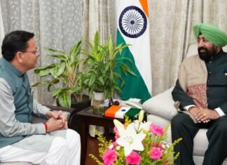Dehradun:-राज्यपाल गुरमीत सिंह से लोक भवन में मुख्यमंत्री पुष्कर सिंह धामी ने की शिष्टाचार भेंट