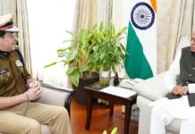 Uttarakhand:-राज्यपाल डॉ.ढाल सिंह बिसेन से लोक भवन में पुलिस महानिदेशक दीपम सेठ ने की शिष्टाचार भेंट