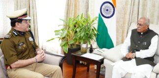 Uttarakhand:-राज्यपाल डॉ.ढाल सिंह बिसेन से लोक भवन में पुलिस महानिदेशक दीपम सेठ ने की शिष्टाचार भेंट