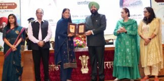 Dehradun:-राज्यपाल गुरमीत सिंह ने अधिकारियों,कर्मचारियों और उनके परिजनों से किया आत्मीय संवाद,उत्कृष्ट कार्यों के लिए कार्मिकों को किया सम्मानित