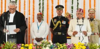 Uttarakhand:-डॉ.ढाल सिंह बिसेन ने ली उत्तराखण्ड के राज्यपाल पद की शपथ कहा-संवैधानिक मूल्यों की रक्षा,राज्य सरकार और जनकल्याण को गति देना प्राथमिकता