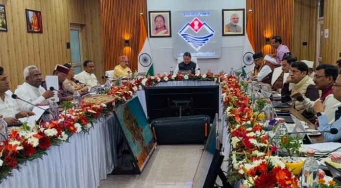 Champawat:-सीमांत क्षेत्रों तक सरकार,विकास को नई रफ्तार,भारत-नेपाल अंतरराष्ट्रीय सीमा से सटे बनबसा में धामी कैबिनेट की बैठक,शासन को सीमांत क्षेत्रों तक ले जाने की नई पहल