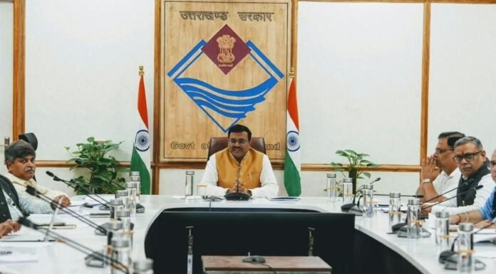 Uttarakhand:-मुख्य सचिव आनन्द बर्दधन ने की यूआईआईडीबी के प्रोजेक्ट्स की प्रगति की समीक्षा