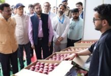 Uttarakhand:-नाबार्ड का दो दिवसीय ‘सेब महोत्सव 3.0’ संपन्न,महोत्सव में लगभग 2,400 किलोग्राम सेब और 700 किलोग्राम कीवी फल की हुई बिक्री