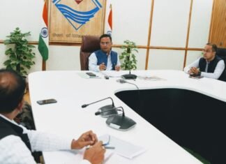Uttarakhand:-प्रमुख सचिव ने तृतीय प्रवासी उत्तराखण्डी दिवस सम्मेलन के आयोजन के सम्बन्ध में ली बैठक,13 नवंबर को दून विश्वविद्यालय में होगा सम्मेलन
