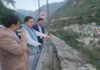 Uttarakhand:-श्रीनगर से सड़क मार्ग से देहरादून लौटते हुए मुख्यमंत्री धामी ने किया राष्ट्रीय राजमार्ग का स्थलीय निरीक्षण