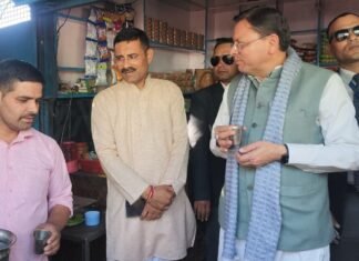 Uttarakhand:-मुख्यमंत्री पुष्कर धामी सड़क मार्ग से देहरादून जाते हुए,सड़क मार्ग का किया निरीक्षण