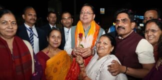 Uttarakhand:-ऋषिकेश में मुख्यमंत्री पुष्कर सिंह धामी का स्थानीय लोगों एवं युवाओं ने किया भव्य स्वागत